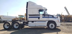 Tractocamion-Freightliner-cascadia-6992-13