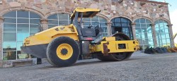 Vibrocompactador-Bomag-Bw213dh40-1251-11