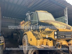 Yucle-Caterpillar-725-1