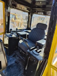 bulldozer-caterpillar-d4h-4462-126