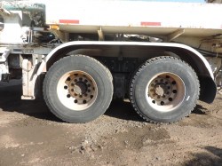 camionbombaelevadoradeconcreto-mack-MR6885-serie3228-11