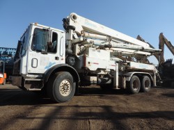 camionbombaelevadoradeconcreto-mack-MR6885-serie3228-1