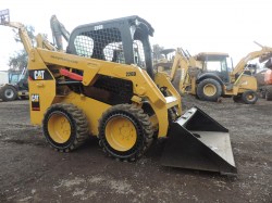 minicargador-caterpillar-226D-serie2715-11