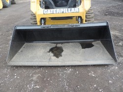 minicargador-caterpillar-226D-serie2715-14