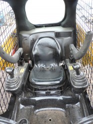 minicargador-caterpillar-226D-serie2715-16