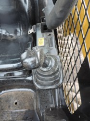 minicargador-caterpillar-226D-serie2715-18