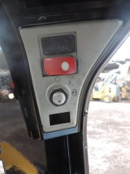 minicargador-caterpillar-226D-serie2715-21