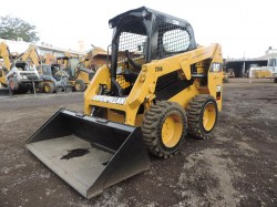 minicargador-caterpillar-226D-serie2715-6