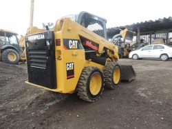 minicargador-caterpillar-226D-serie2715-8