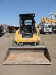 minicargador-caterpillar-242D3-serie1303-11