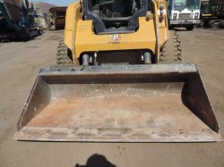 minicargador-caterpillar-242D3-serie1303-12