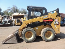 minicargador-caterpillar-242D3-serie1303-8