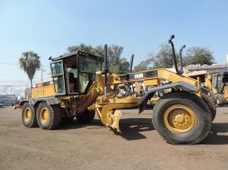 motoniveladora-caterpillar-140H-serie2784-13