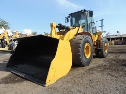 payloader-caterpillar-966G-serie0784-1